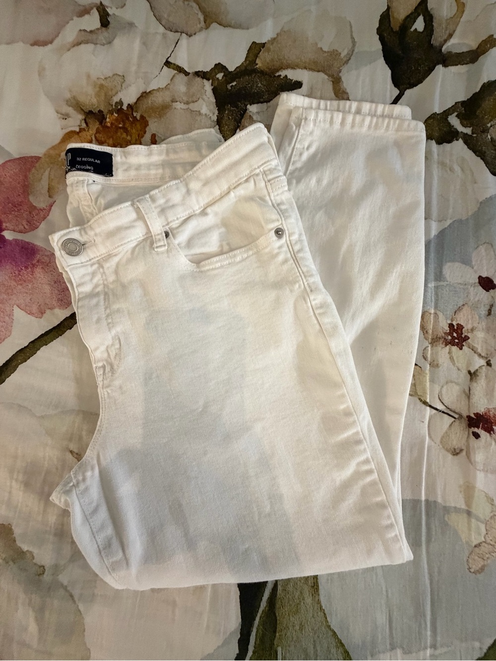 GAP White Skinny Jeans EUC 32 Reg